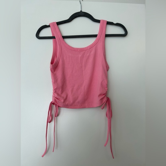 Pink cropped tank top size small - Picture 2 of 3